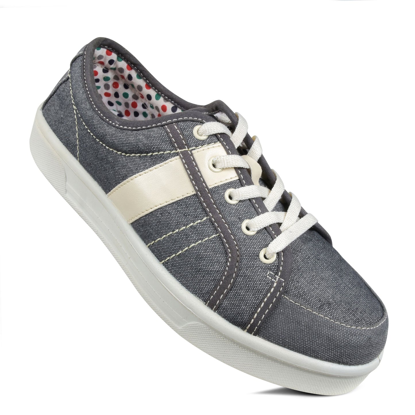 wide toe sneaks.|
